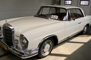 Mercedes W111